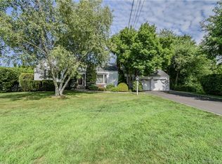 51 Randall Dr, Trumbull, CT 06611
