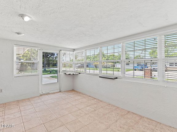 4th image of 321 Scotland Dr
