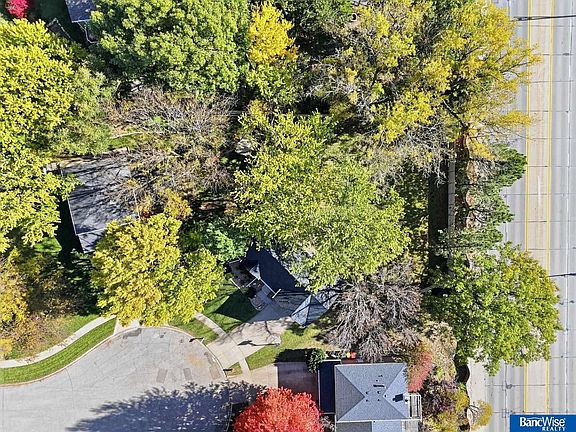 4th image of 5620 Bristol Ct