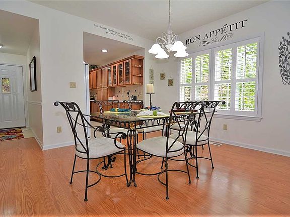 5th image of 5631 Forest Ave