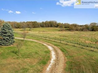 20175 Waverly Rd, Gardner, KS 66030