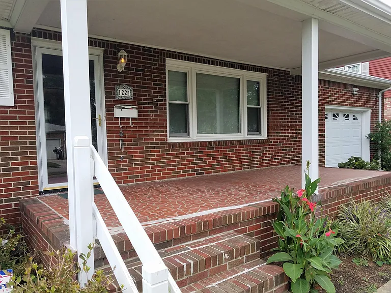 1221 Pascal Pl — Photo 6