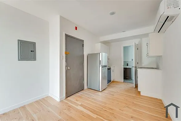 1617 Harrison St #2 — Photo 8