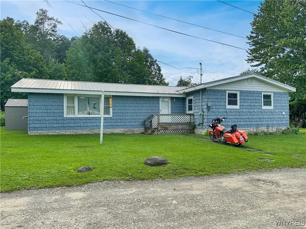 4353 Springbrook Rd W, Castile, NY 14427