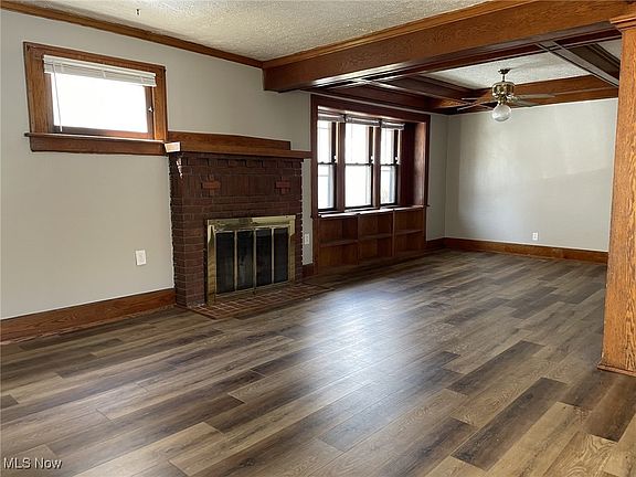 3rd image of 45 W Boxwood Ave