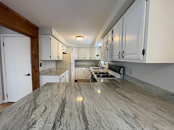3rd image of 100 Stanley Dr