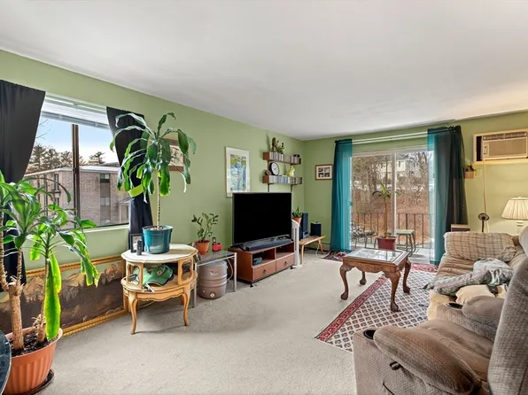 440 North Ave APT 275, Haverhill, MA 01830