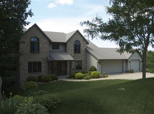 223 Windham Hl, Cottage Grove, WI 53527