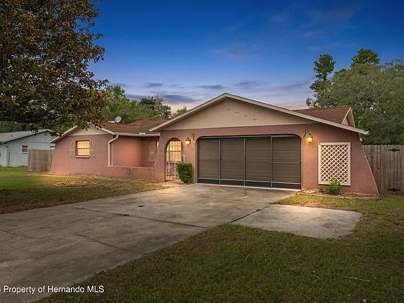 2nd image of 2354 Deltona Blvd