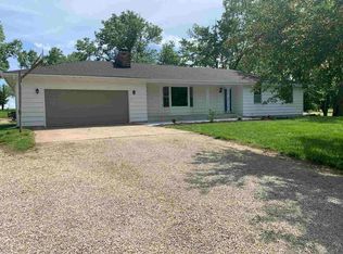 7331 SE 37th St, Tecumseh, KS 66542
