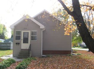 1302 Hawthorne Ave, Waterloo, IA 50702