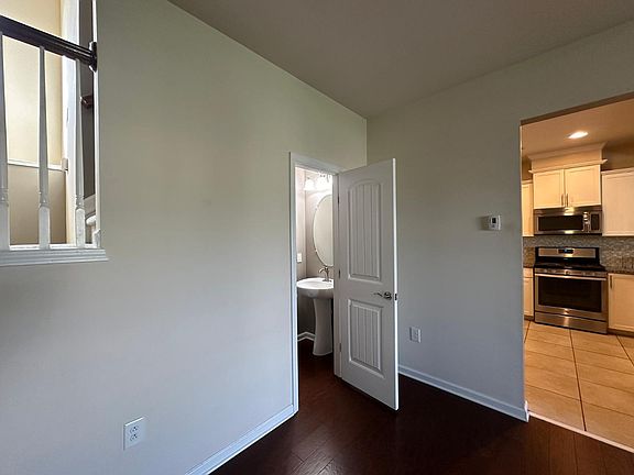 5th image of 219 Lynchwick Ln