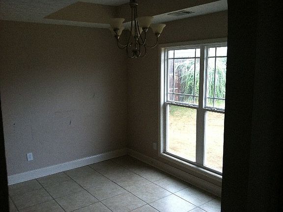 5th image of 207 Cove Creek Dr