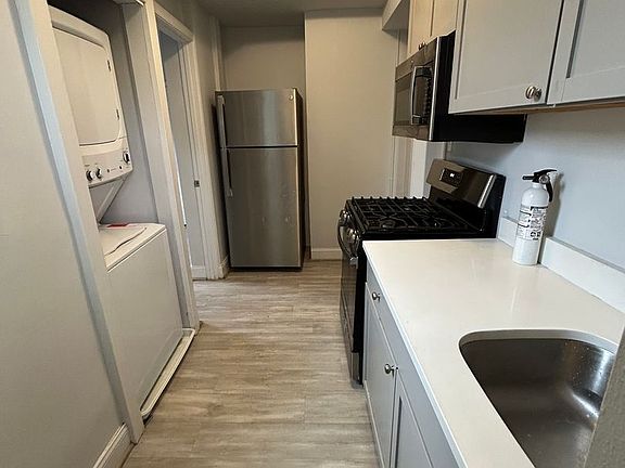 5th image of 1104 Queen St NE APT 3