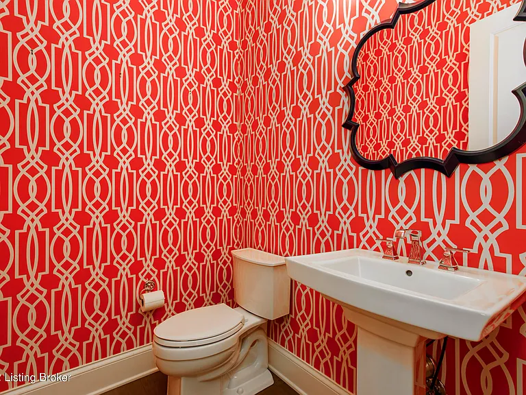 9409 Civic Way — Photo 10