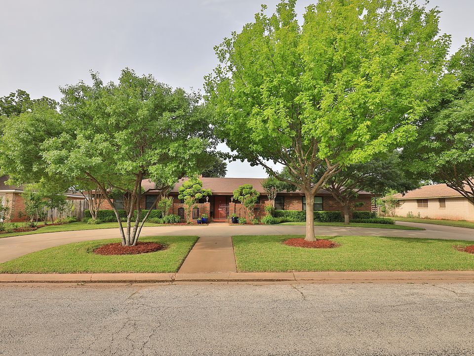 1st image of 2326 Brook Hollow Dr