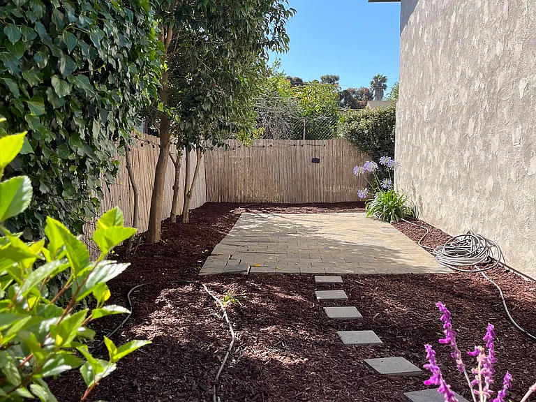 1920 Chino St #D — Photo 12