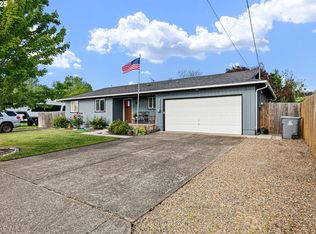 755 N 8th St, Harrisburg, OR 97446