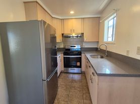 2863 N Coolidge Ave, Los Angeles, CA
