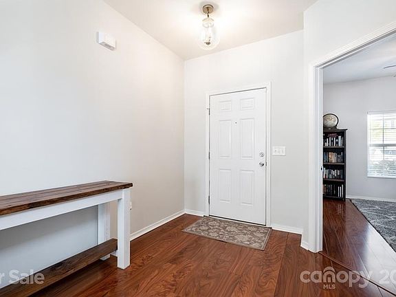 3rd image of 10433 Kempsford Dr