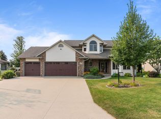 W5935 Tranquil Way, APPLETON, WI 54915