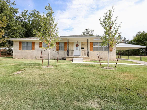 521 W 10th St, Sulphur, OK 73086