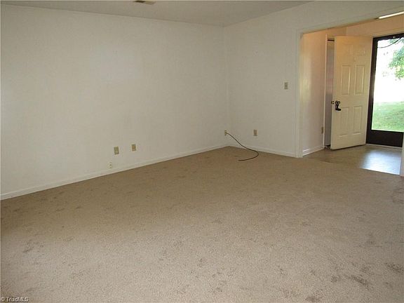 3rd image of 1206 Phipps Ave
