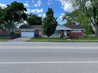 928 S Colfax Ave, Elmhurst, IL 60126