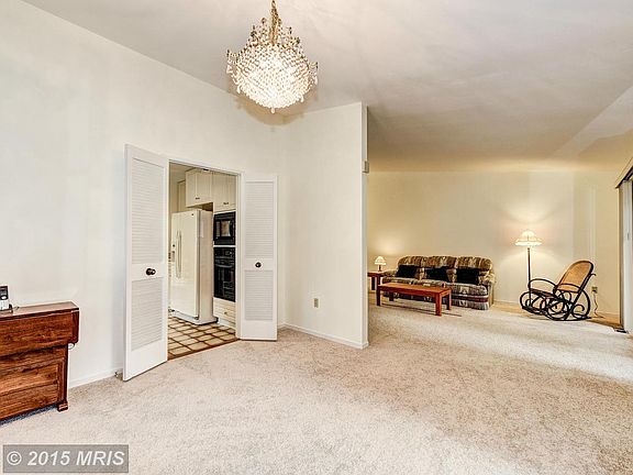 5th image of 2 Eaglebrook Ct