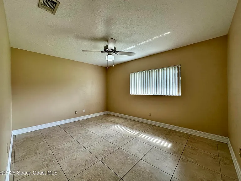 1084 Herne Ave NE — Photo 11