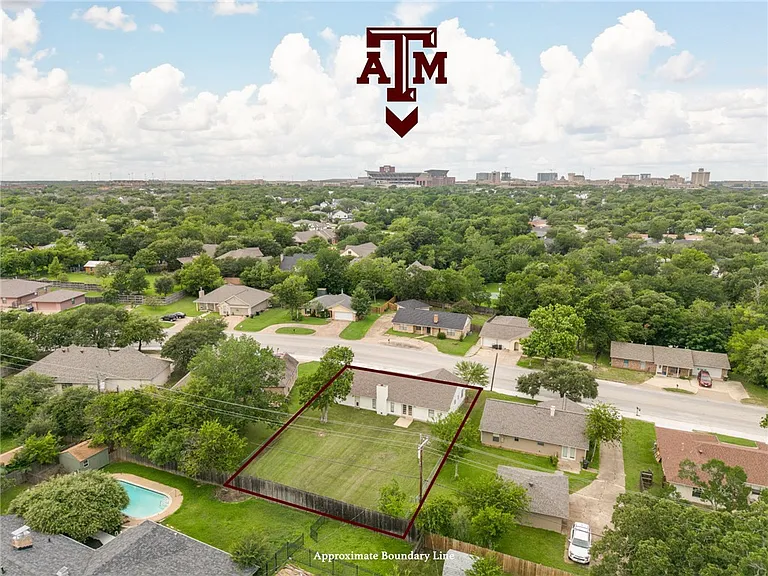 904 Holleman Dr — Photo 23