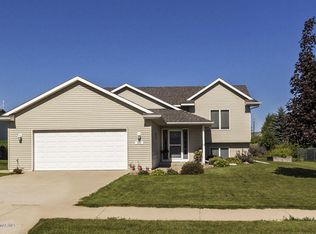 399 5th Ave SE, Dover, MN 55929