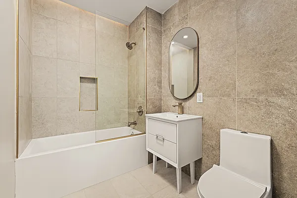 Bathroom, photo 1