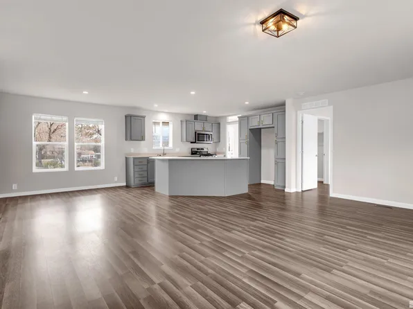 17620 Cold Springs Dr, Reno, NV 89508