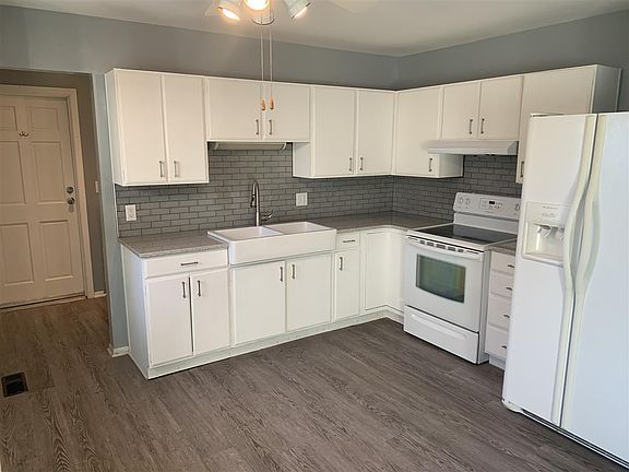 3rd image of 1717 Idlewild Dr