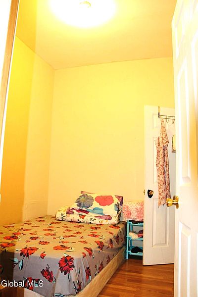 4th image of 408 Elk Street