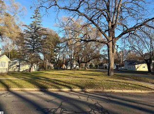 320 W Locust St, Mount Pleasant, MI