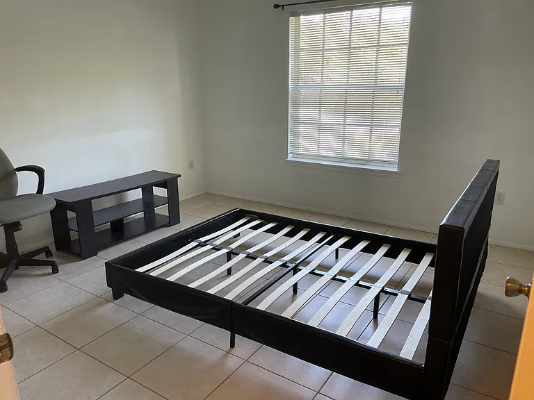 160 Reserve Cir #212 — Photo 9