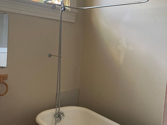 4th image of 3911 Iberville St #B