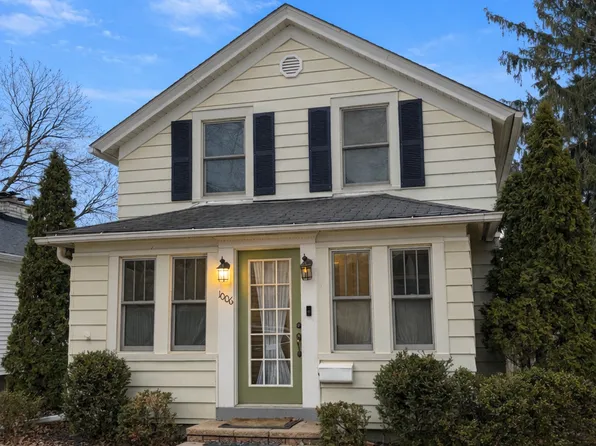 1006 S 2nd St, St Charles, IL 60174