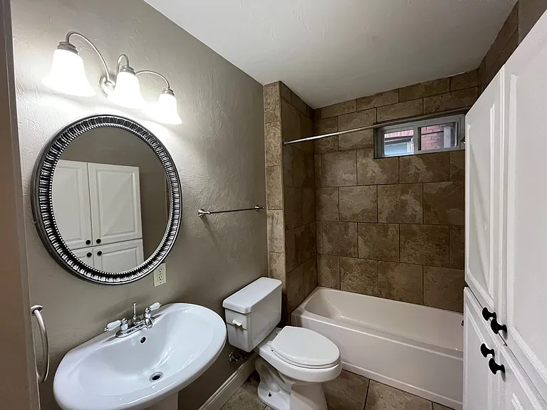 217 Stratford Ave — Photo 25