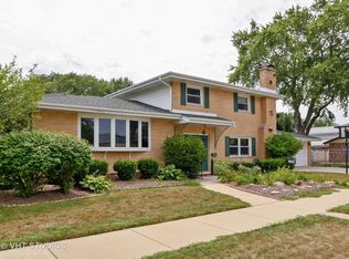 9000 S Francisco Ave, Evergreen Park, IL 60805