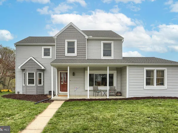 37 Victoria Way, Camp Hill, PA 17011