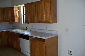 5th image of 102 E Marble St