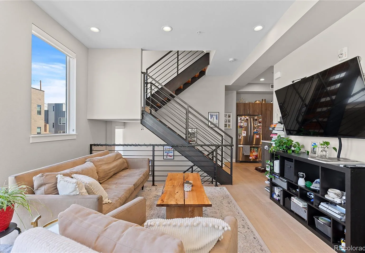 2 bed, 1649 sqft, $4,200 — Photo 1