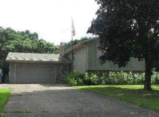 1805 Skyline Dr S, Burnsville, MN 55337