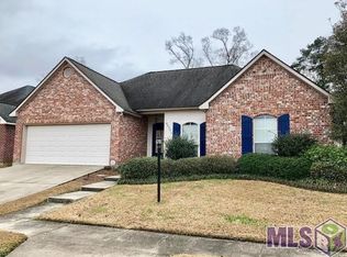 8050 Rosewood Dr, Denham Springs, LA 70726