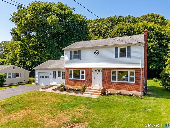 3rd image of 59 Noank Ledyard Road