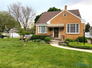 127 Windsor Dr, Rossford, OH 43460