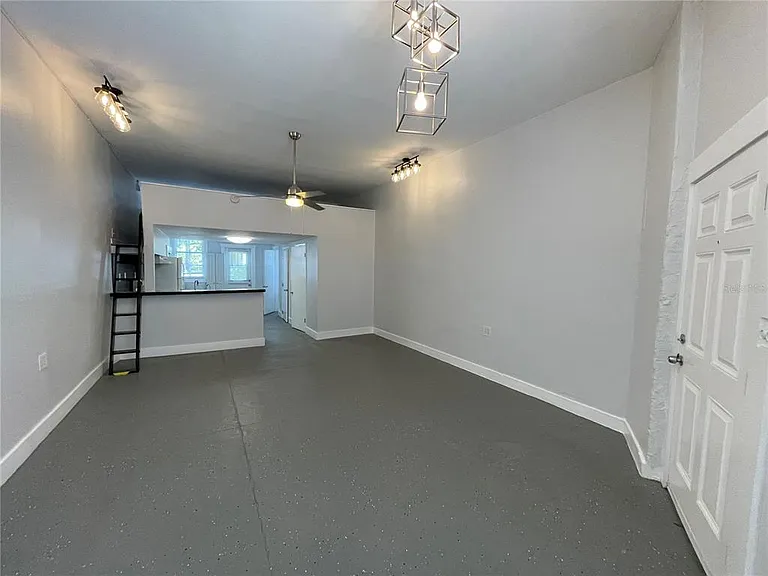 2305 W Texas Ave #5 — Photo 3